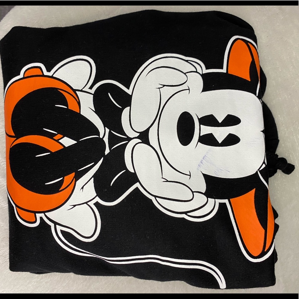Minnie Mouse sweatshirt